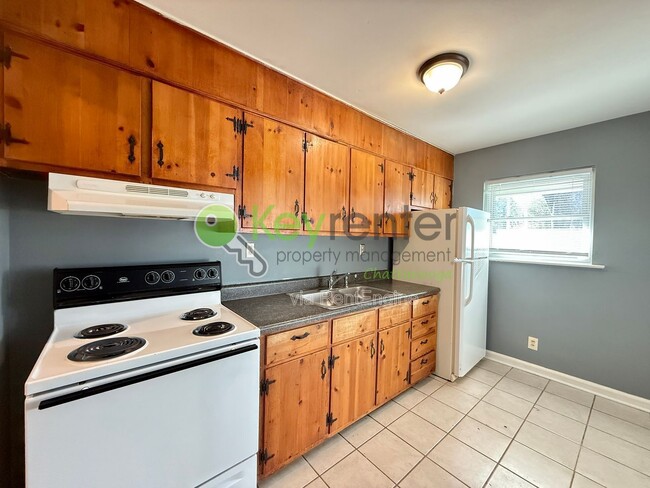 Photo - 221 Robert E Lee St