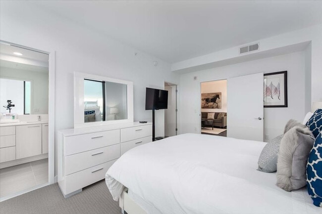 11911 Freedom Dr Unit SI ID1039952P