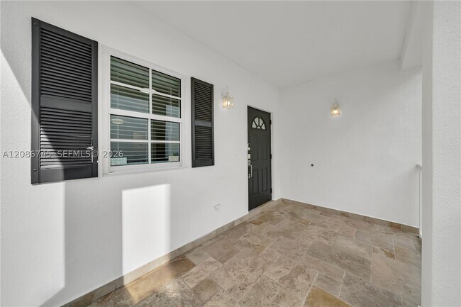 Photo - 1035 SW 9th Ct