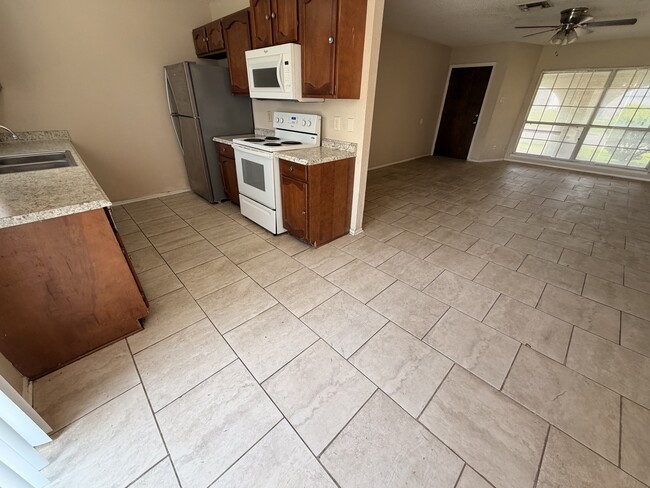 Photo - 5910 Lubbers Way