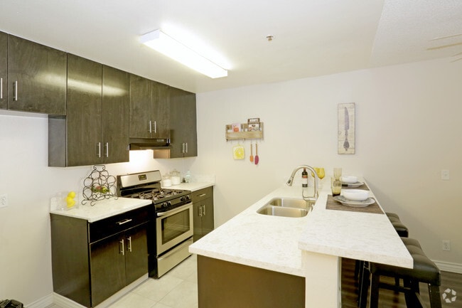 1BR, 1BA
