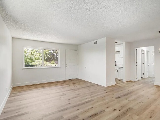 Photo - 4748 Greenholme Dr Unit 4