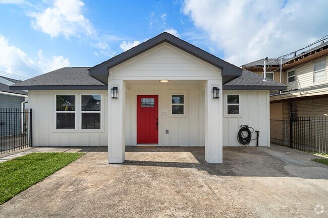 Building Photo - 1823 Studewood St Rental