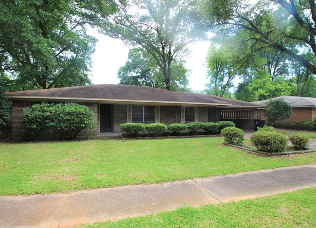 Building Photo - Coming Soon: Beautiful 3 Bedroom, 2 Bathro... Rental