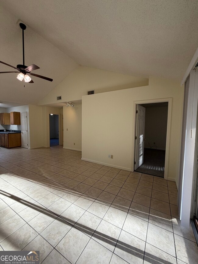 Photo - 444 Admiral's Walk Dr