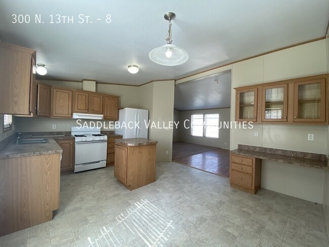 Building Photo - 300 N 13th St