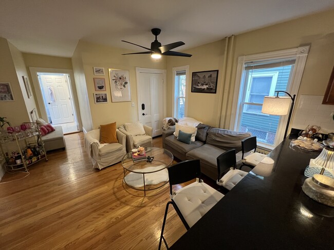 Building Photo - 42 Gorham St Unit 1 Rental