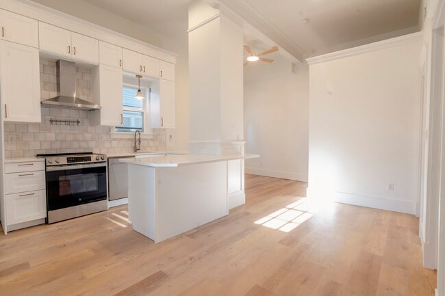 Building Photo - 167 N Union St