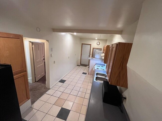 Photo - 410 N 12th Ave E