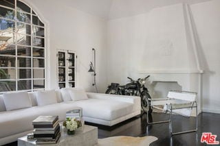 Building Photo - 1220 N La Cienega Blvd