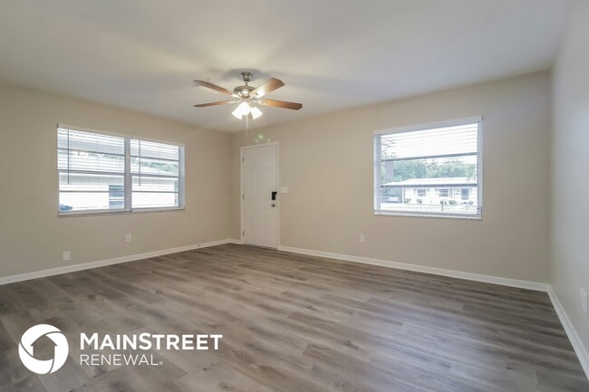 Photo - 2852 Duncan St