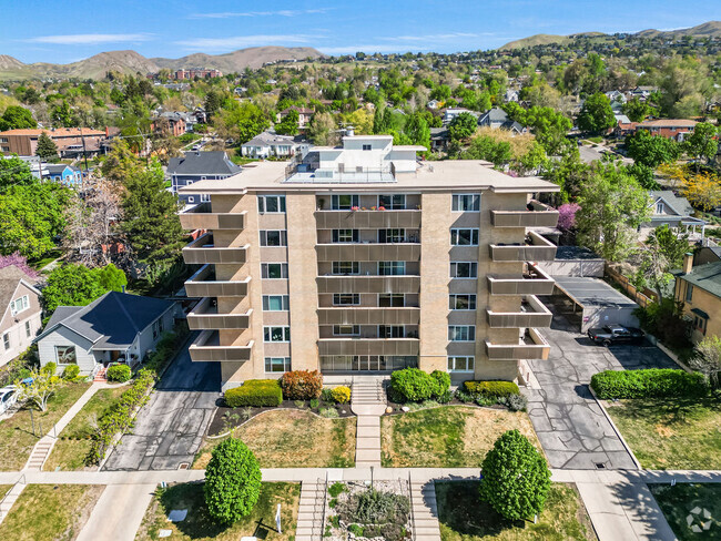Building Photo - North Ridge Heights Unit 102 Rental