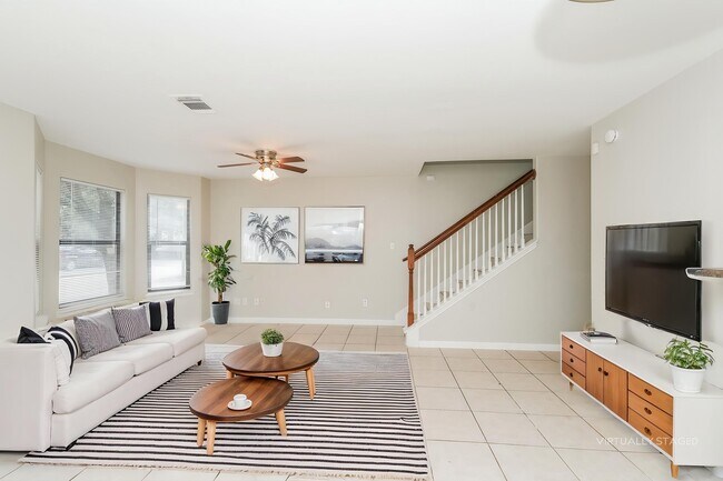 Photo - 2920 La Estancia Ln