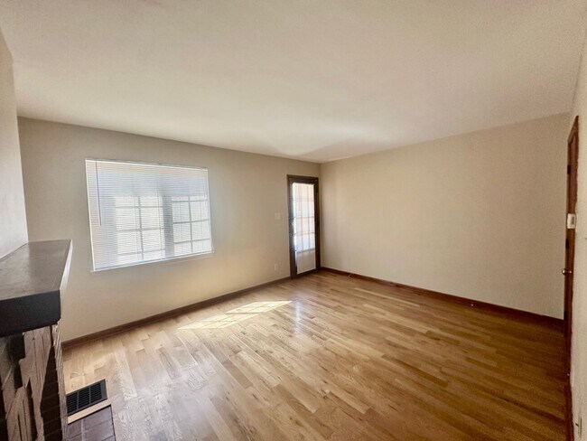 Photo - 230-232 W Pacemont Unit 232 W pacemont
