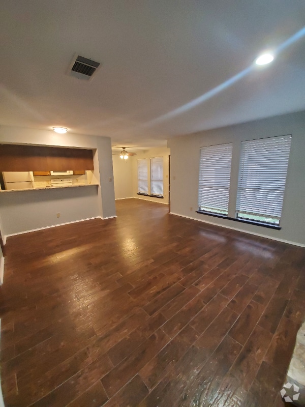 Building Photo - 1305 Camp Craft Rd Rental