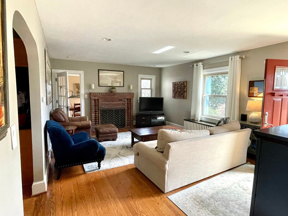 Photo - 707 Berry St