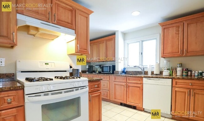 Building Photo - 6 Oliva Rd