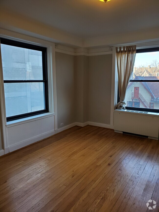 Building Photo - 15 E Kirby St Unit 1015 Rental