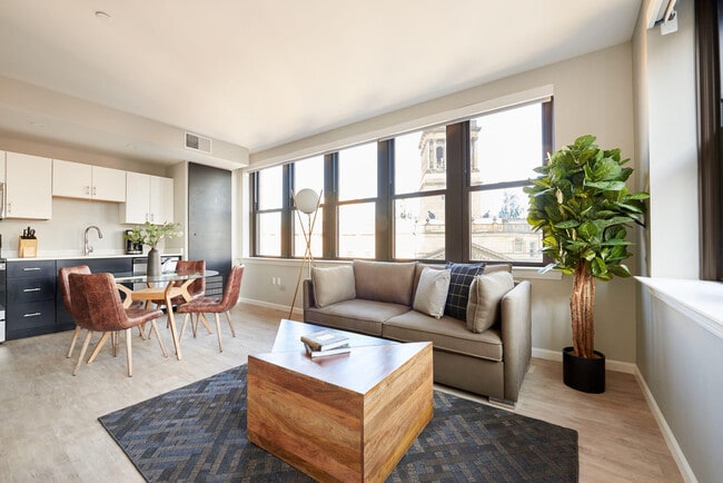 Building Photo - 139 Cadillac Square Rental