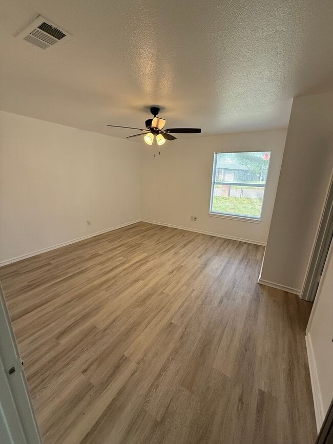 Photo - Full Brick 3 bedroom 2 bath 2 car garage in Mary's Creek Estates!!