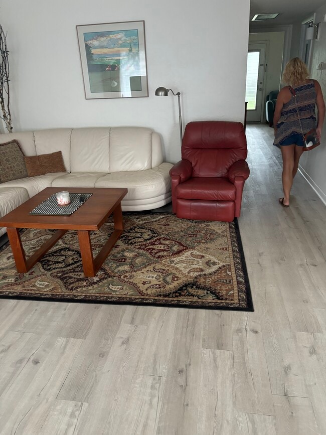 Photo - 8454 111th St Unit 104