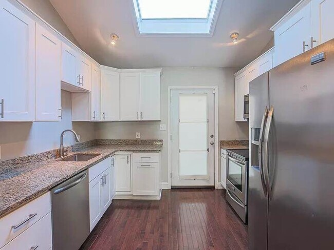 Photo - 748 McHenry St