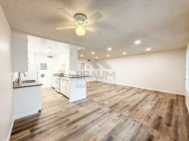 Photo - 6039 Whitsett Ave Unidad 205