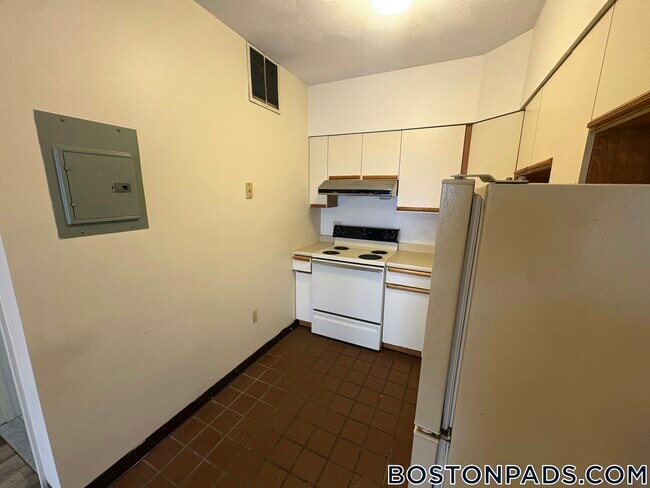 Photo - 81 Essex St Unit 63