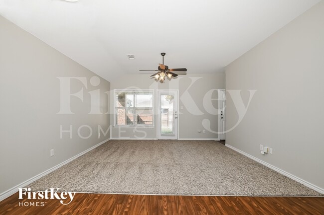 Photo - 1309 Honeywood Ln