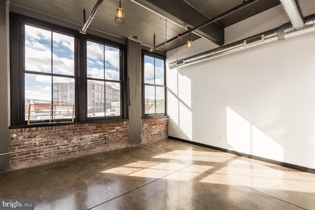 Building Photo - 1701 Tulip St Unit 304 Rental