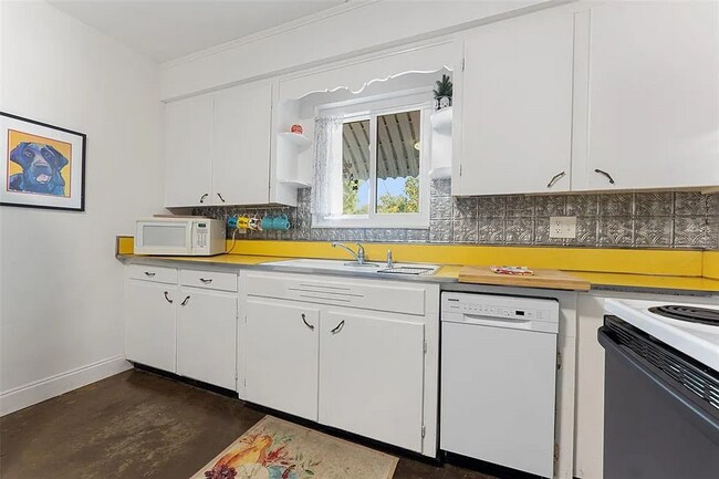 Photo - 1604 58th St S