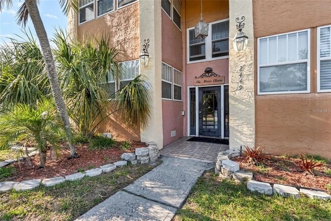 Building Photo - 2449 Burlington Ave N Unit 3 Rental