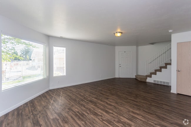 3BR, 2.5BA - Sierra Vista Townhome - Cascade Springs