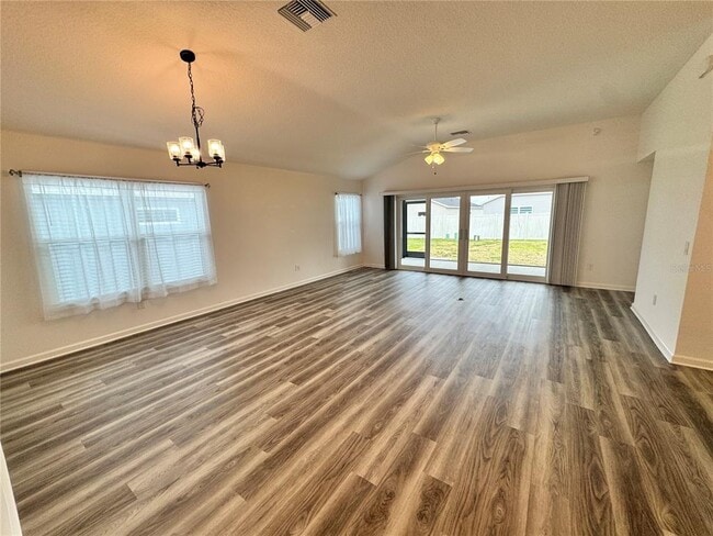 Photo - 854 Morley Ave