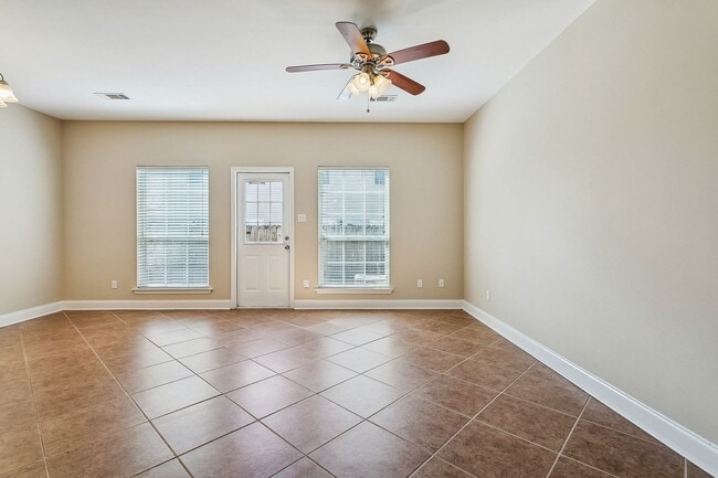 Photo - 104 Covington Meadow Cir