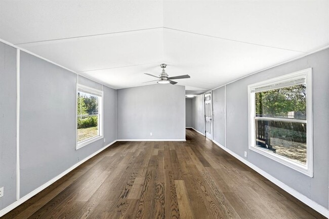 212 Greenfield Rd