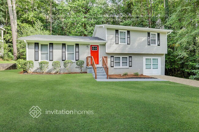 Photo - 3018 Battle Forrest Dr