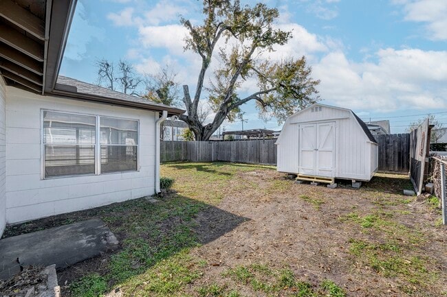 Photo - 1823 Angeline St