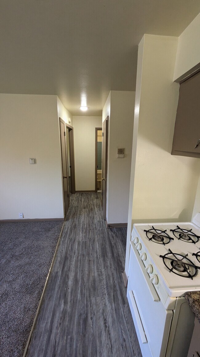 Photo - 750 N 34th St