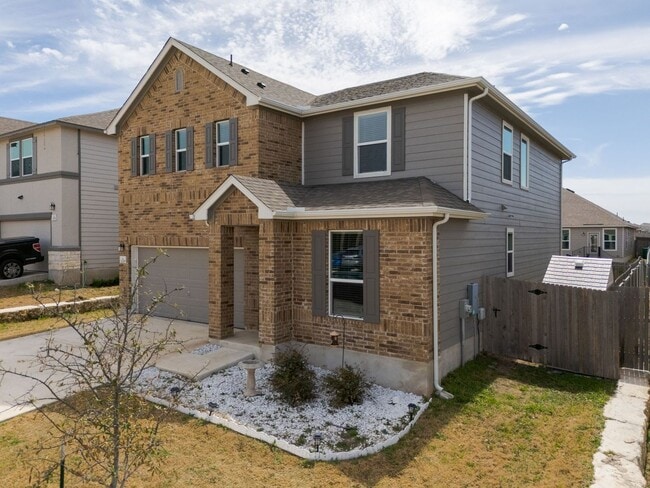 Building Photo - Large 3 bedroom close to I-35 in Belton