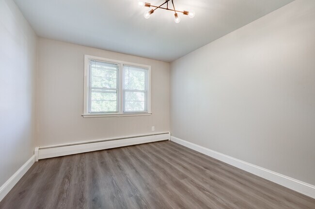 Photo - 4 Saint Regis St Apartments