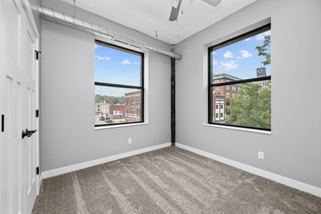 1601 5th Ave Unit 1