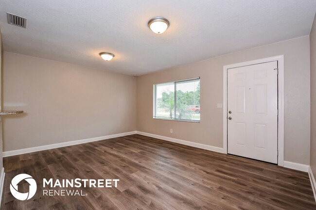 Photo - 5119 5th St W