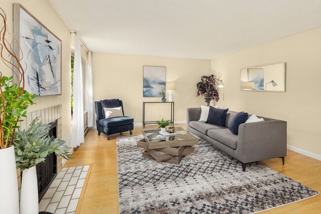 Photo - Spacious 2 bed, 1.25 bath, convenient loca... Unit #203