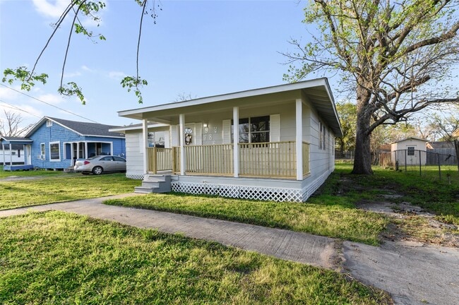 Photo - 986 Dewalt St