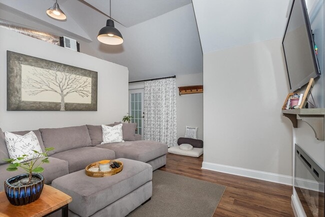 Photo - 32 Billings St