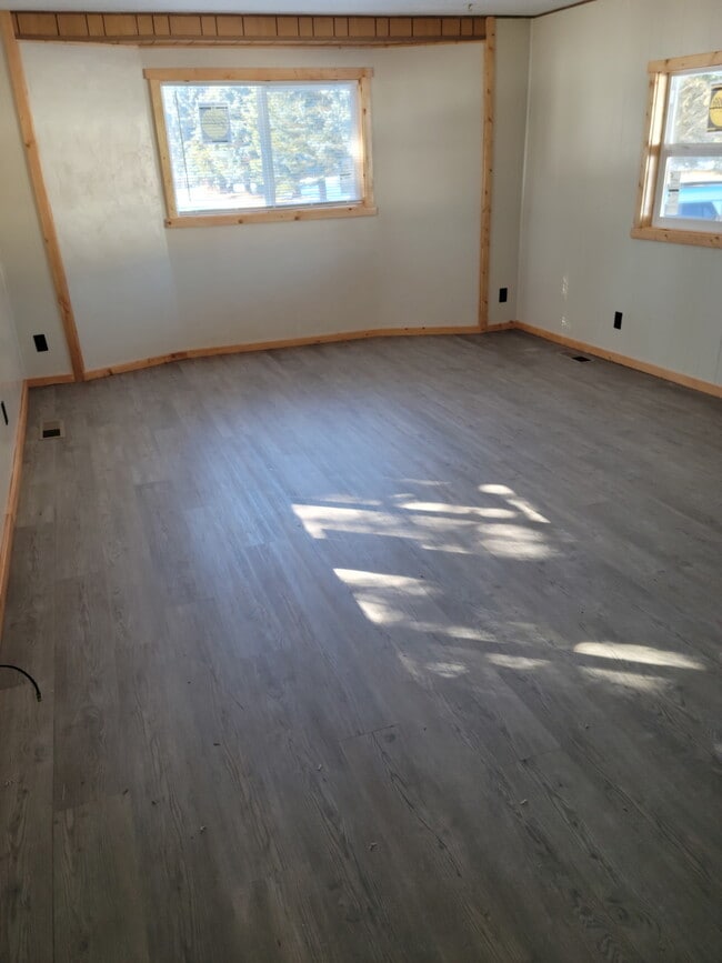 viviendo - 2841 Whitefish Stage