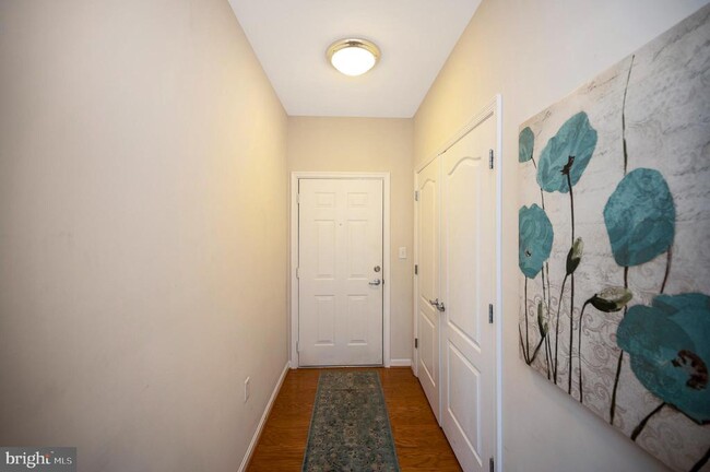 Building Photo - 1641 Ladue Ct Unit 203