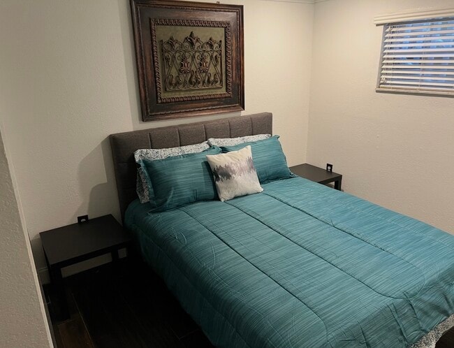 Photo - 607 Applewood Ave Unit Furnished 2br apartment