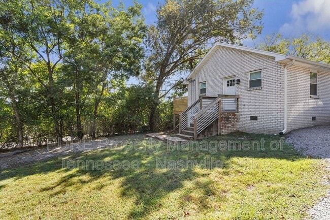 Photo - 622 Maplewood Ln